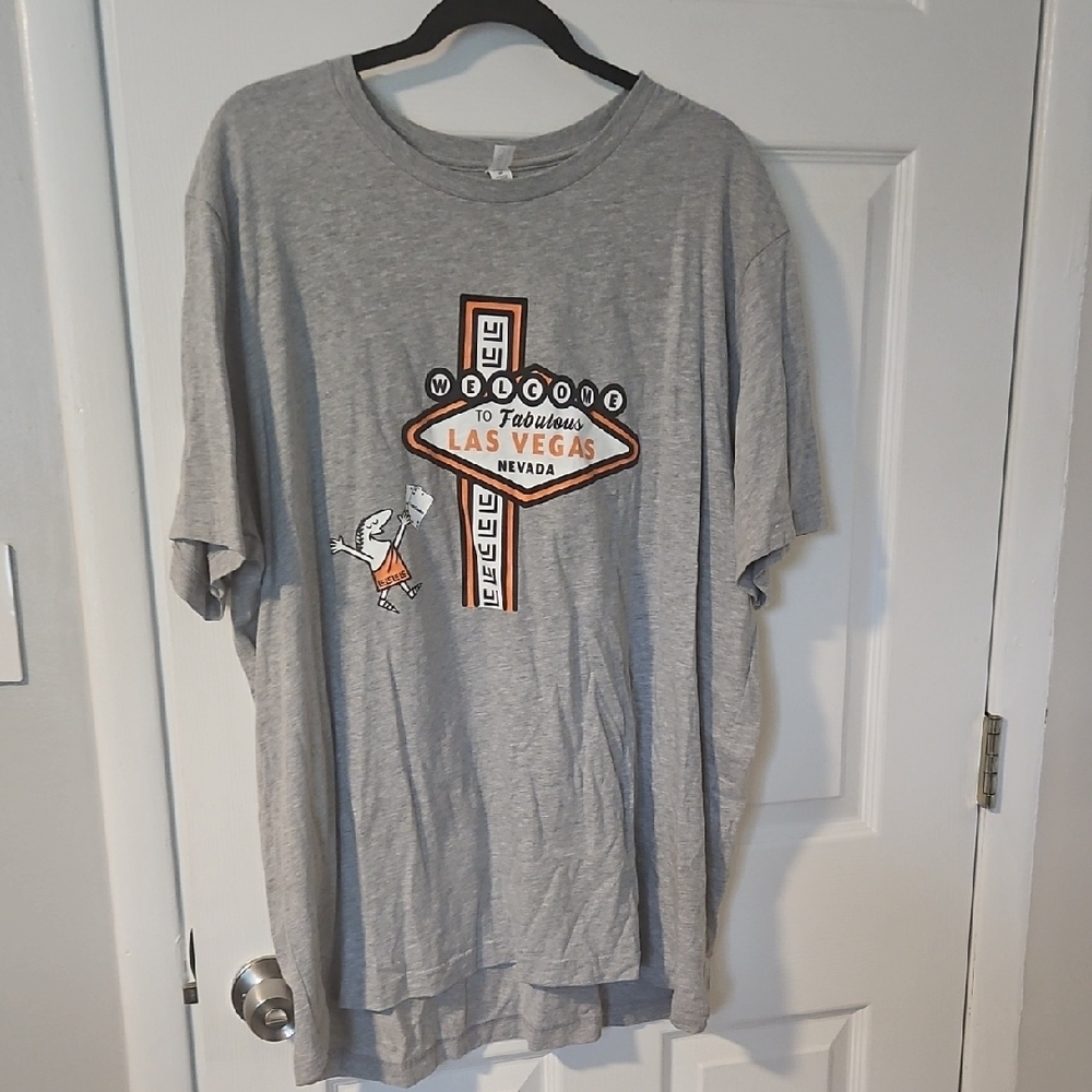 Las Vegas Graphic Tee in Gray